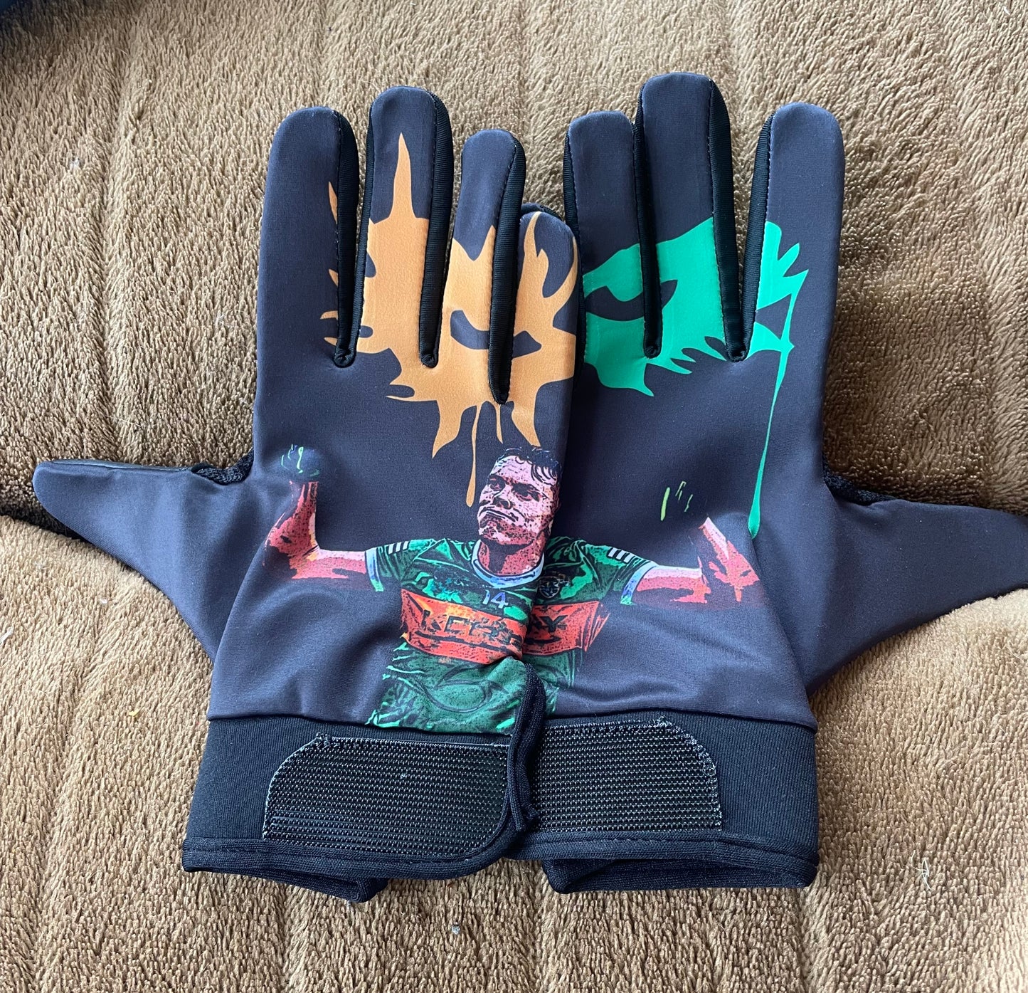 Special Edition David Clifford Art Gloves